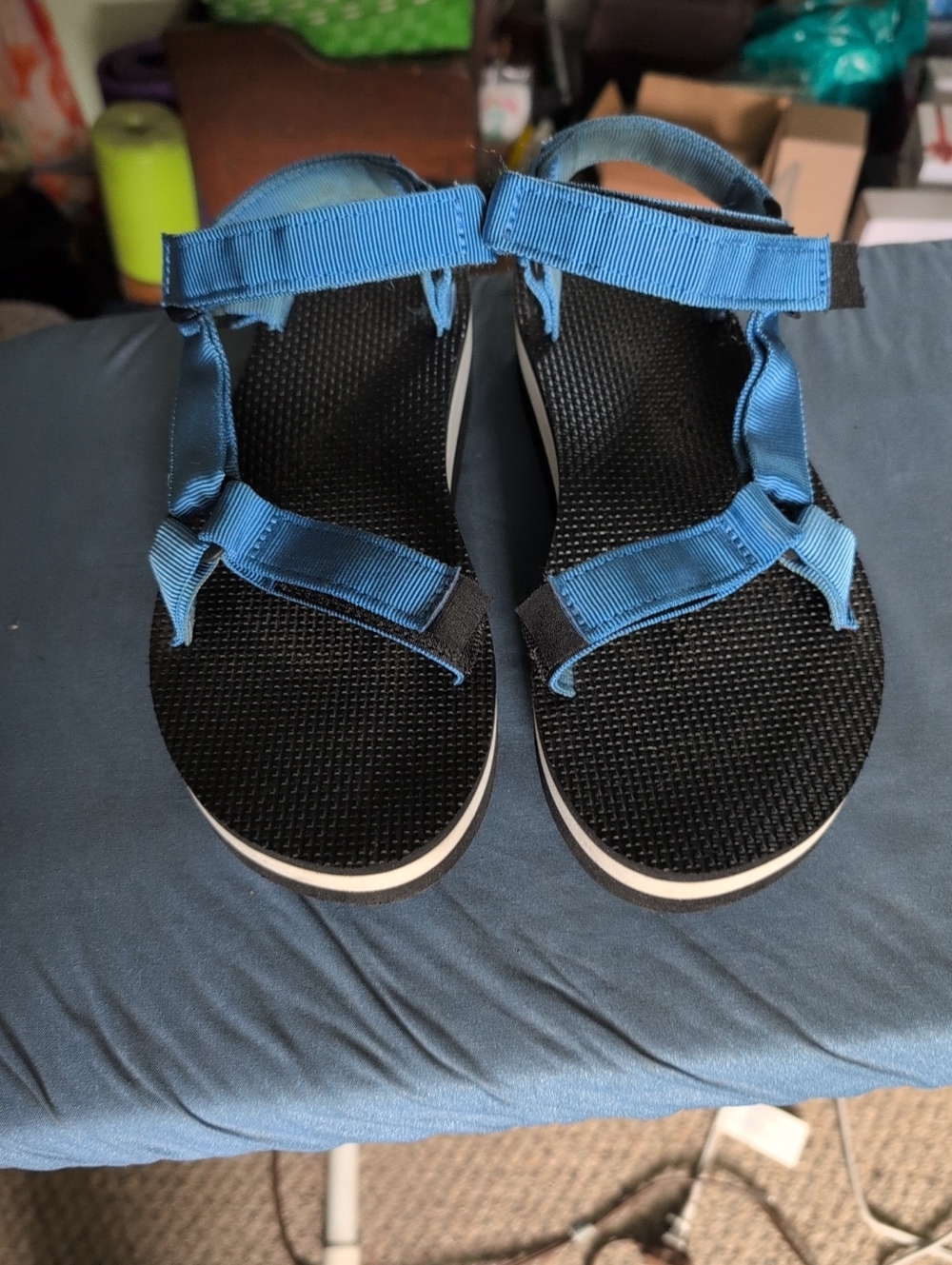 Teva Women's Blue Flatforms Size 9